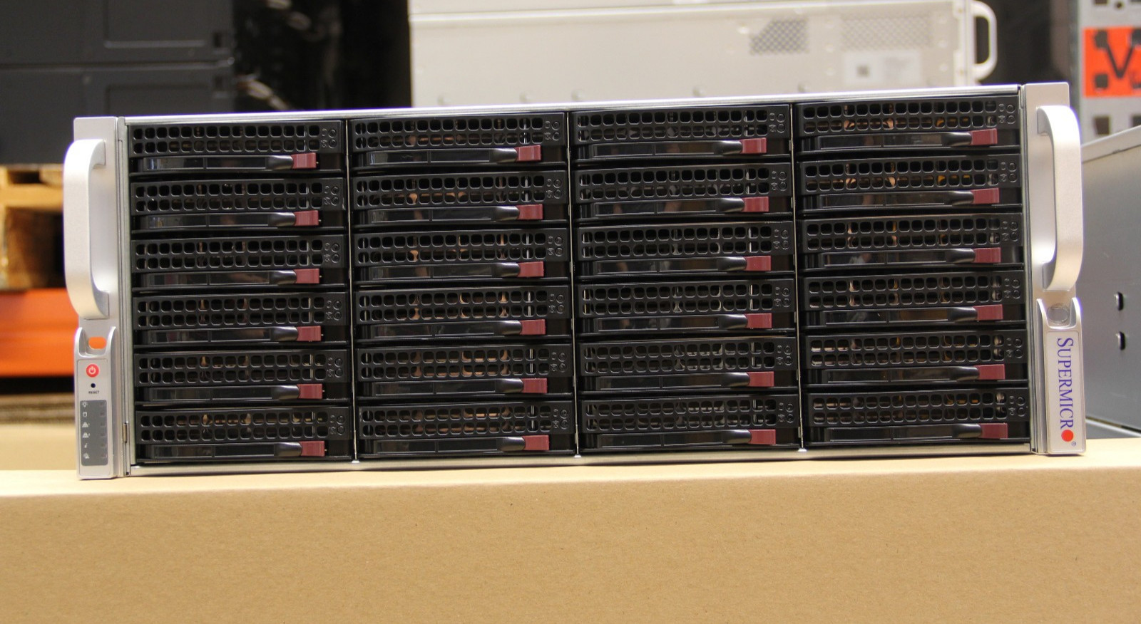 [eBay] Supermicro CSE-846BE1C-R920B 24Bay 3,5 SAS3 Exp. Storage Server Gehäuse 2 x 2,5