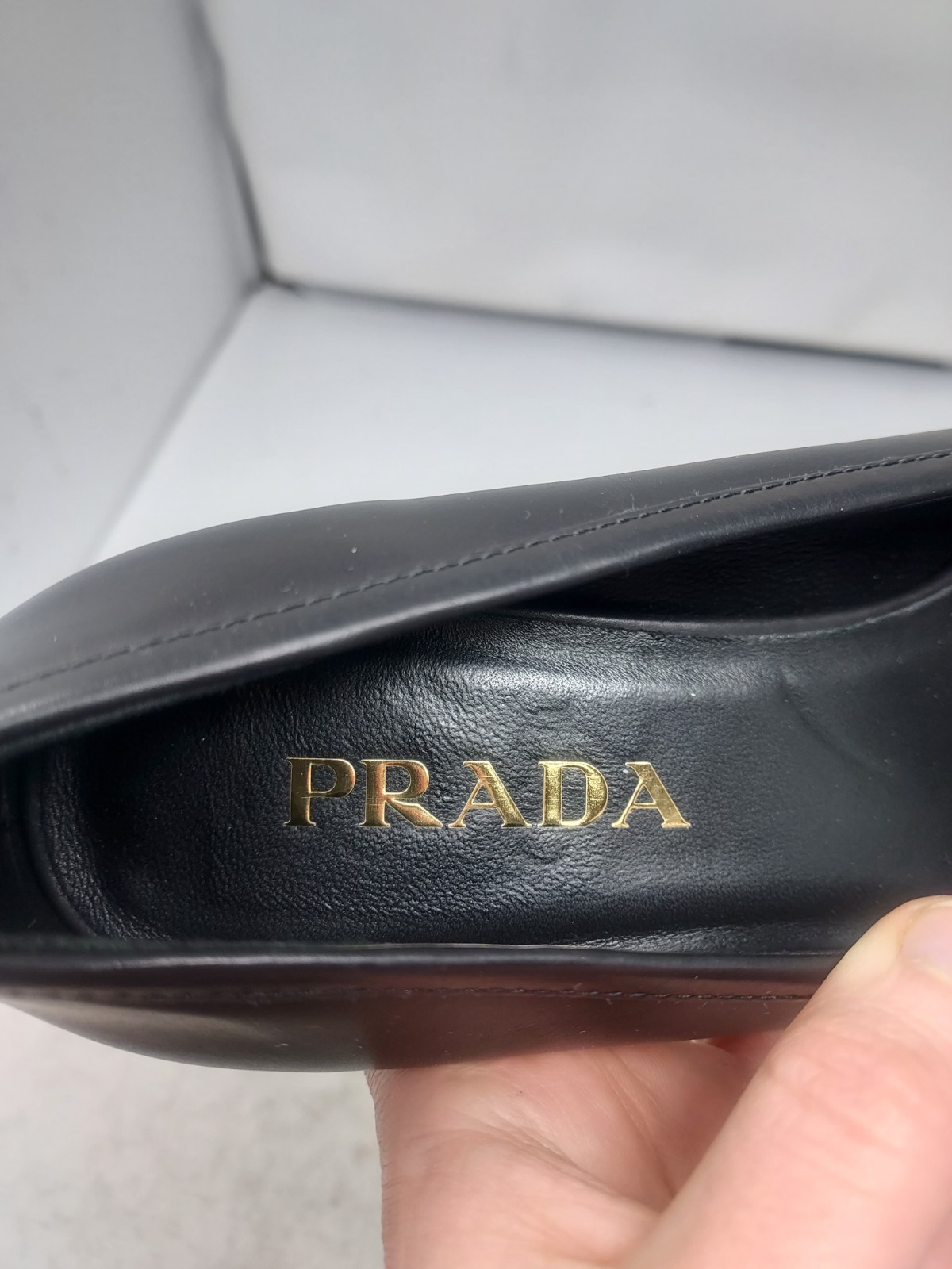 Prada Leather EU 38 US 8 WOMEN Triangle Logo Point Black Toe Pump Shoe image 6