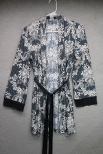 Studio Donatella Gray Floral Striped Robe-Size S/M-Belted-Lace-Soft-Cozy Chic