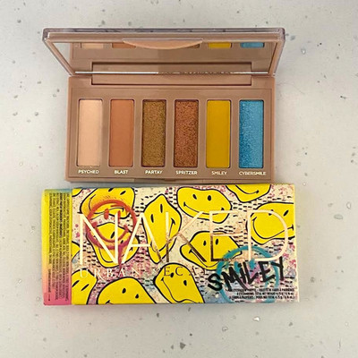 Urban Decay Smiley Naked Mucho Happy Mini Lidschatten Palette Neu