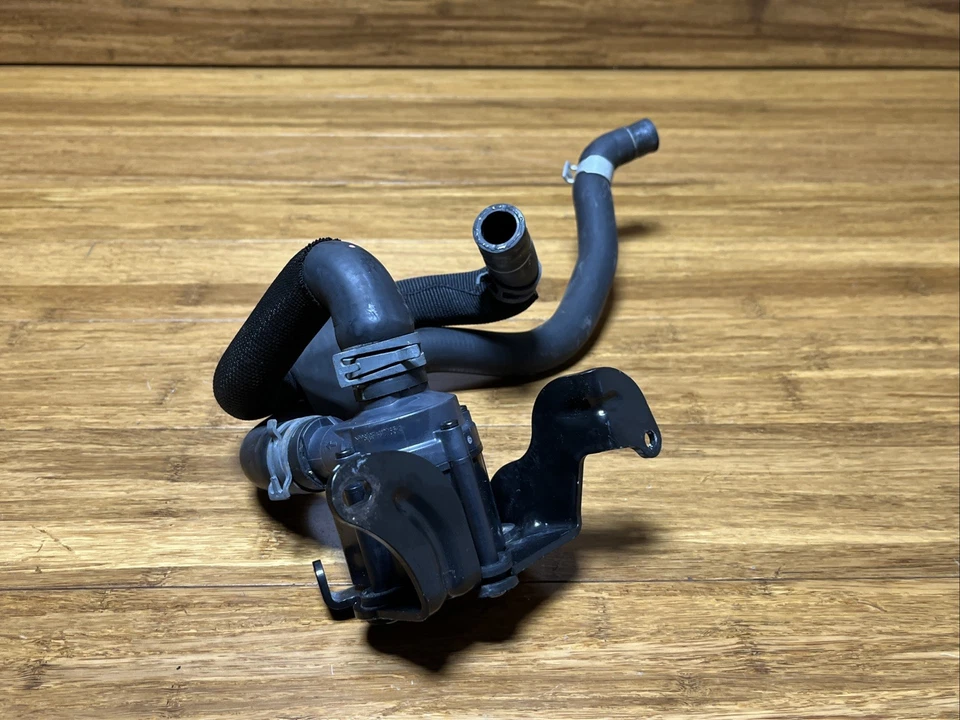 Audi A4 2013-2016 2,0 L motor auxiliar secundario bomba de refrigerante de agua 70 k OEM Foto 3 de 4