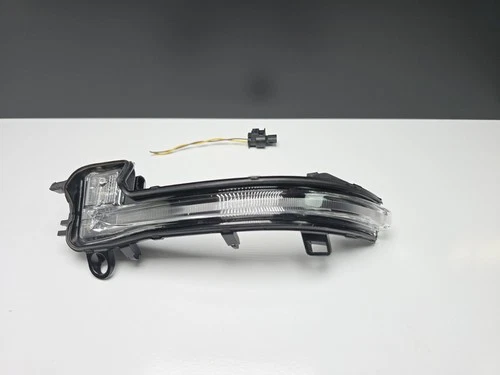 2018-2023 BMW X2 F39 RIGHT DOOR EXTERIOR REAR VIEW MIRROR TURN SIGNAL LAMP OEM