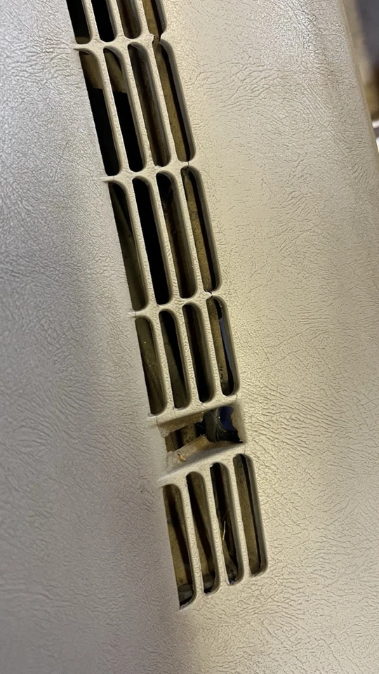 Salpicadero gris Chevy Silverado C3500 95-00 Foto 2 de 4