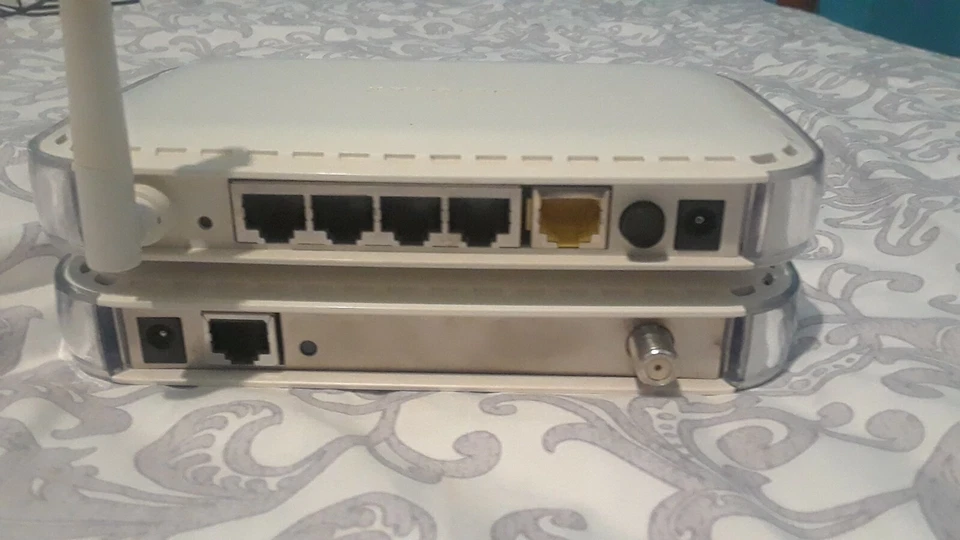 NETGEAR CMD31T Cable Modem + WGR614v10 (4 Port 10/100 54G) WiFi Wireless Router - Image 2 of 4