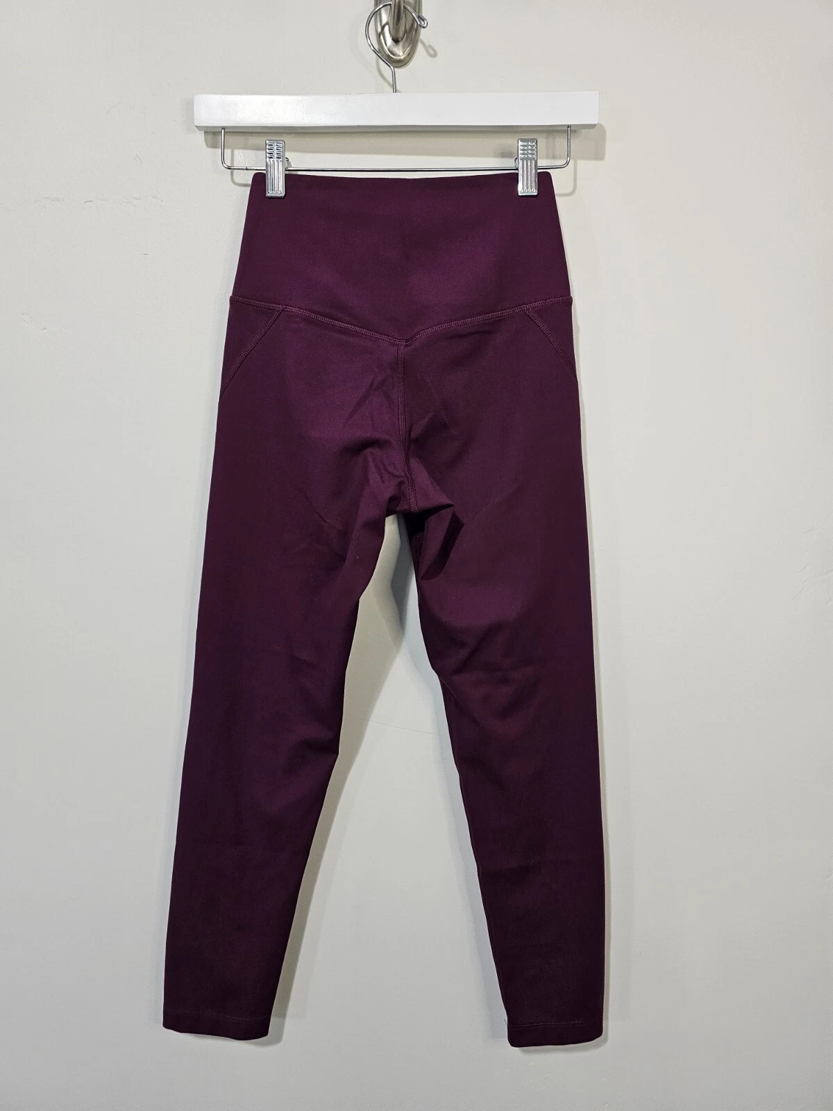 girlfriend-collective crop high rise compression leggings