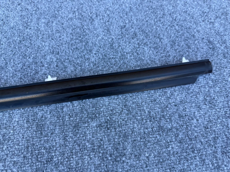 SUBARU WRX STI 02-07 OEM ПЕРЕДНЯЯ ЛЕВАЯ ВОДИТЕЛЬСКАЯ НАРУЖНАЯ ДВЕРЬ ПОГОДНАЯ ПОЛОСКА УПЛОТНЕНИЕ ОТДЕЛКА - Изображение 4 из 4