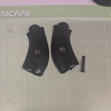 Iver Johnson Revolver Stocks 32 Sw Breaktop With Screw Iver Johnson Revolver Stocks 32 Sw Breaktop With Screw