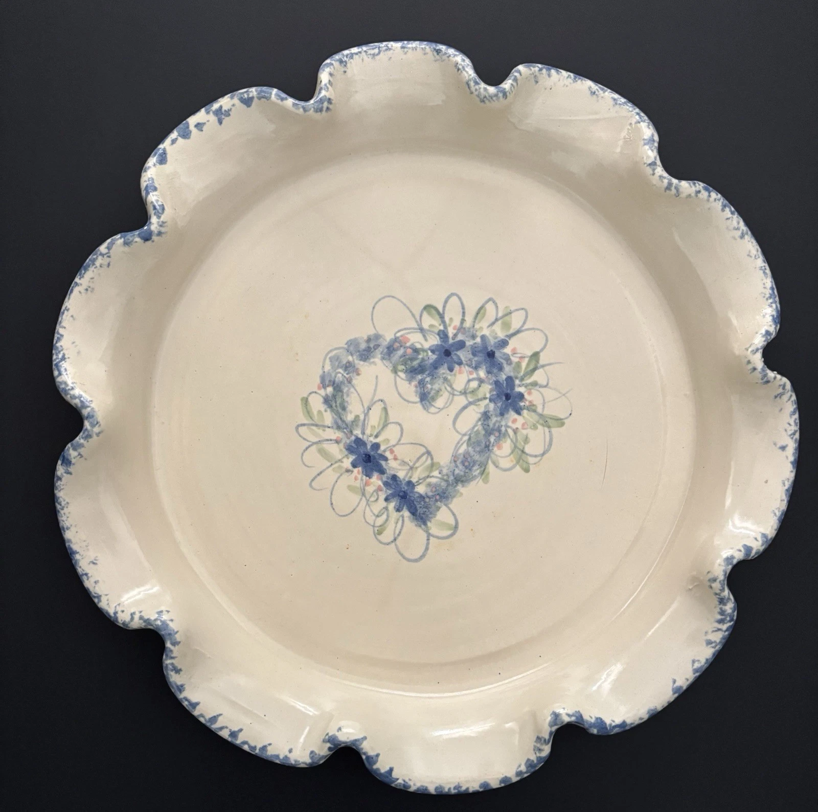 VTG 14” Scalloped Heart Floral Wreath Pie Dish Blue Flowers Stoneware