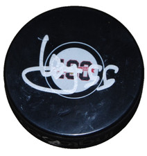 ARTYOM LEVSHUNOV signed (CHICAGO BLACKHAWKS) Centennial 100 puck BECKETT BU41230