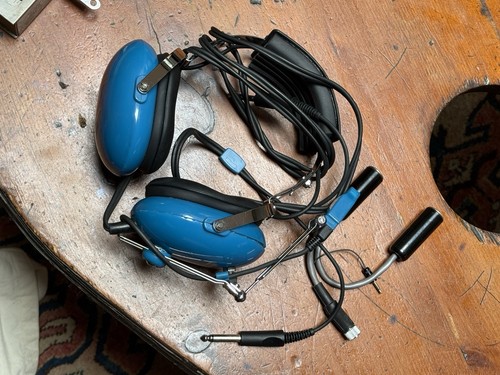 MicroCom M-40 Aviation Headset w/Microphone - 第 1/3 張圖片