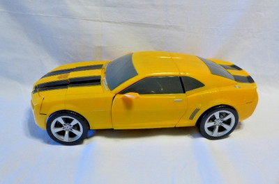 Transformers Ultimate Bumblebee ''14'' Camaro Electronic Action Figure Hasbro 2007