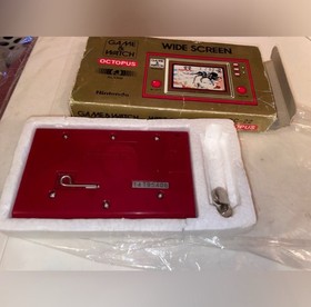 Nintendo Game & Watch: Octopus / mod: OC-22 . widescreen , released in 1981