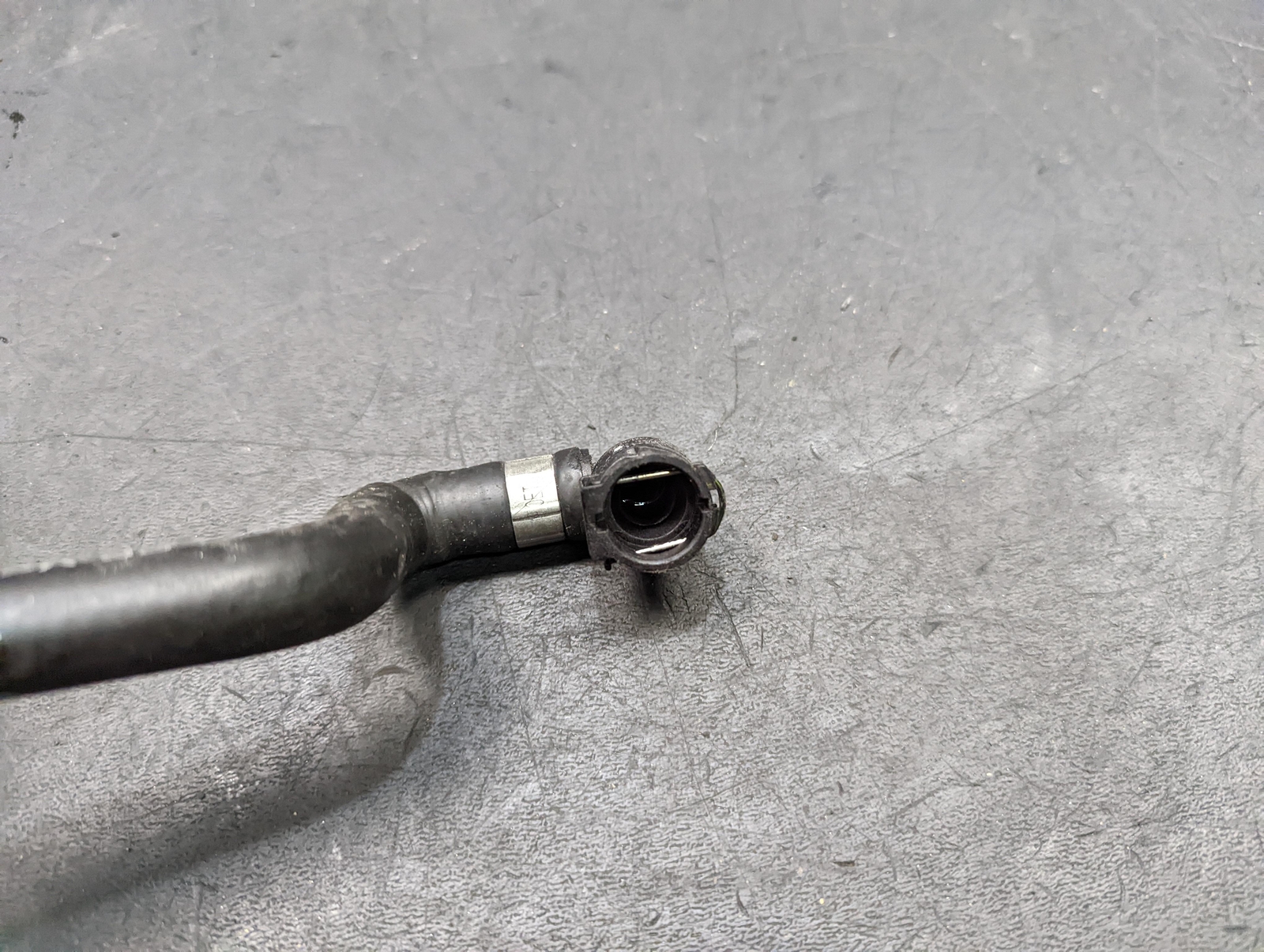 Radiator Coolant Reservoir Hose 2018 BMW 430i 17128623572 2017 2019