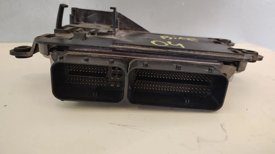 Bosch Motronic BMSME 9.457-512 ECU (Engine Control Unit) for a 2023 BMW G310R - Изображение 3 из 3