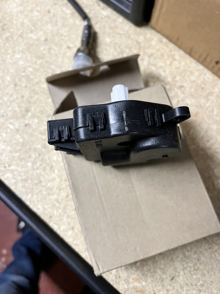 HVAC Blend Door ActuatorHeater Blend Door Actuator Dorman 604029 eBay
