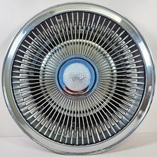 One 1968-1974 Chevrolet Corvette 3923630 15 Fin Type Hubcap Wheel Cover 3028