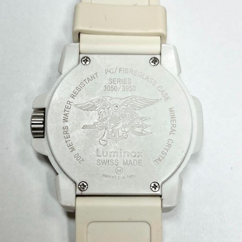 Luminox 3050-3950 White Diver Watch 43mm Used with Blemishes - Picture 8 of 10