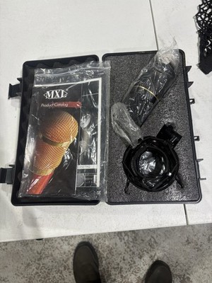 MXL 770 Large Diaphragm Cardioid Condenser Microphone w/ Shock Mount Hard Case