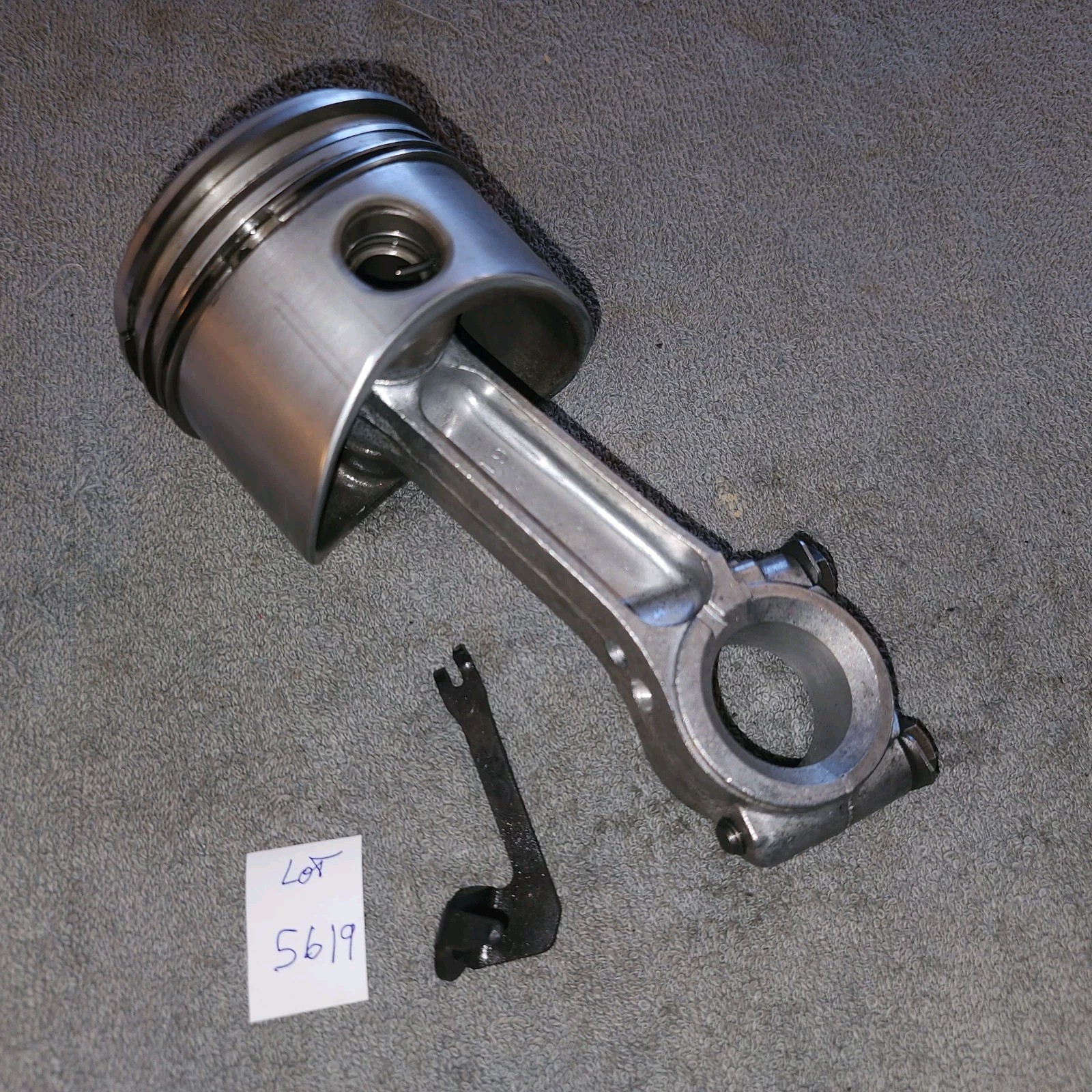 Vintage Briggs & Stratton 8 HP Engine Parts Accessories Pist
