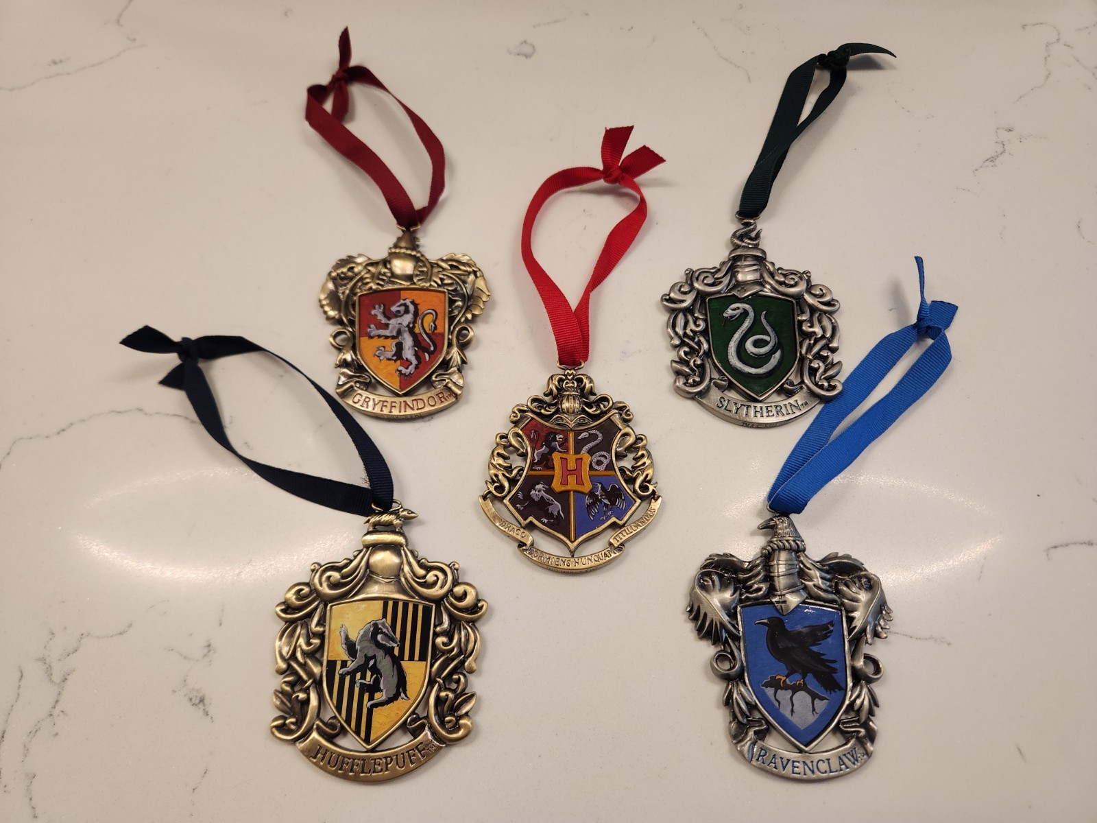 Wizarding World of Harry Potter Noble Collection Hogwarts Crest Pewter Ornaments