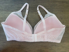Victoria's Secret Pink 32DDD Incredible Lace Half Pad Plunge Push Up Bra VS