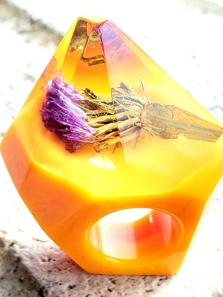 Bague BOHO Géante En Lucite Multicolore – Taille US8, Fait Main, Style Alenka (AP-53)