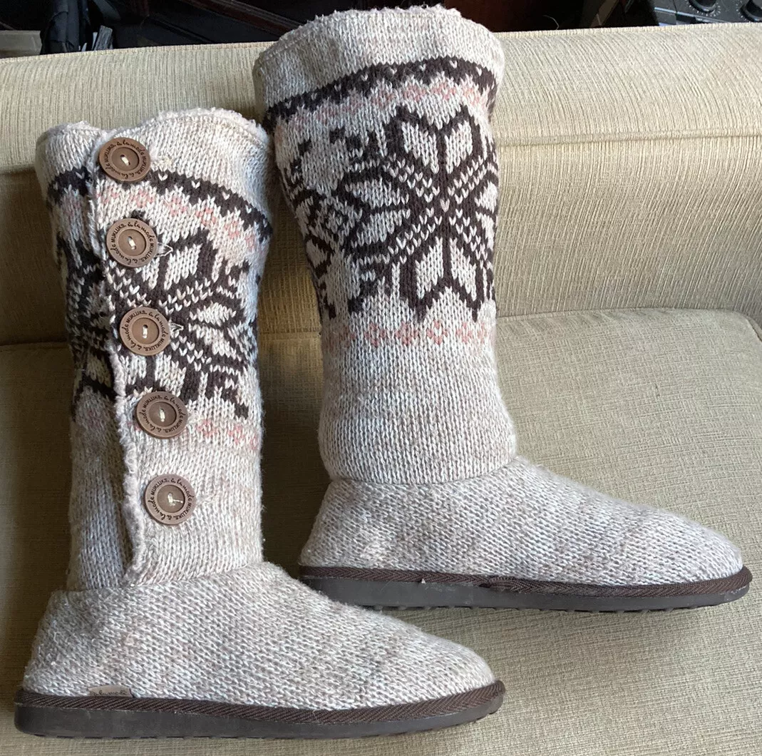 Muk Luks Mukluks A La Mode Women's 10 Knit Sweater Slipper Boots Button Up  EUC!