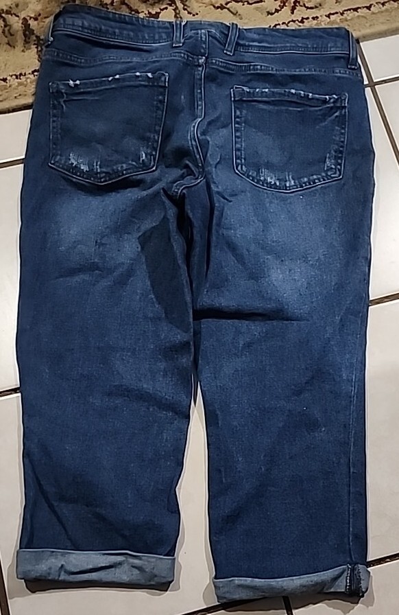 Faded Glory Sz12 Cuffed Distressed Capri Stretch (683) | eBay Faded Glory Sz12 Cuffed Distressed Capri Stretch (683) | eBay