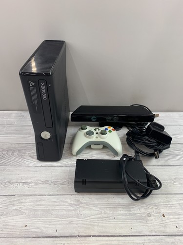 Xbox 360 S - 250GB - Black - With Kinect