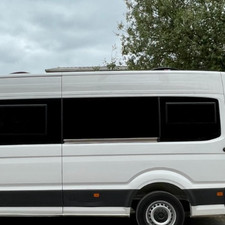 VW Crafter 2018+ / MAN TGE LWB Left Hand Centre Fixed Window In Privacy