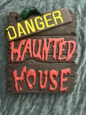 1999 Paper Magic Halloween Blow Mold Danger Haunted House w/ Monster Hand Light