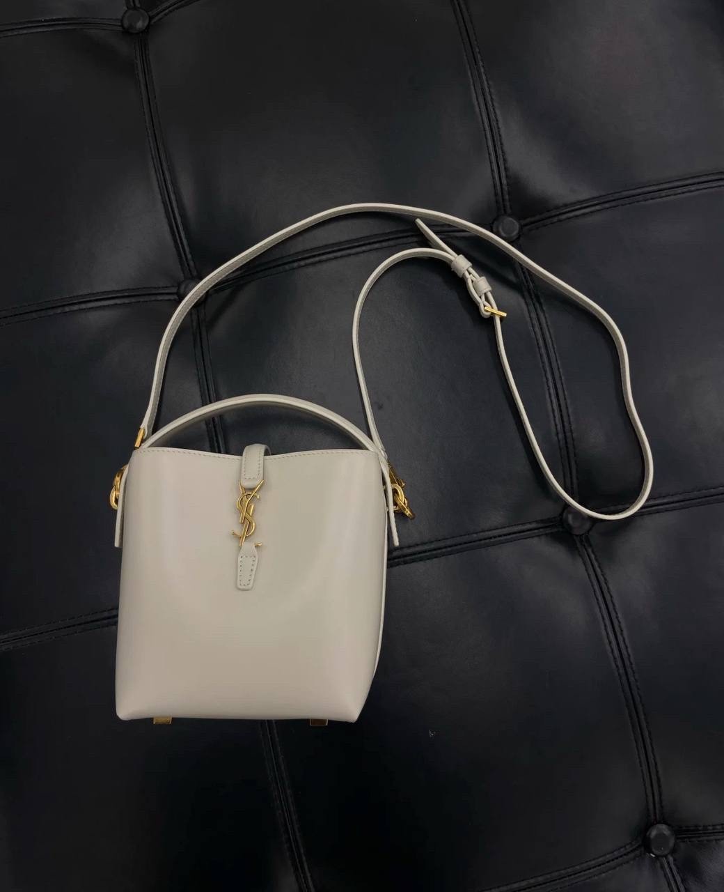 Borsa a tracolla YSL SAINT LAURENT Mini 15 in pelle bianca lucida da donna secchiello