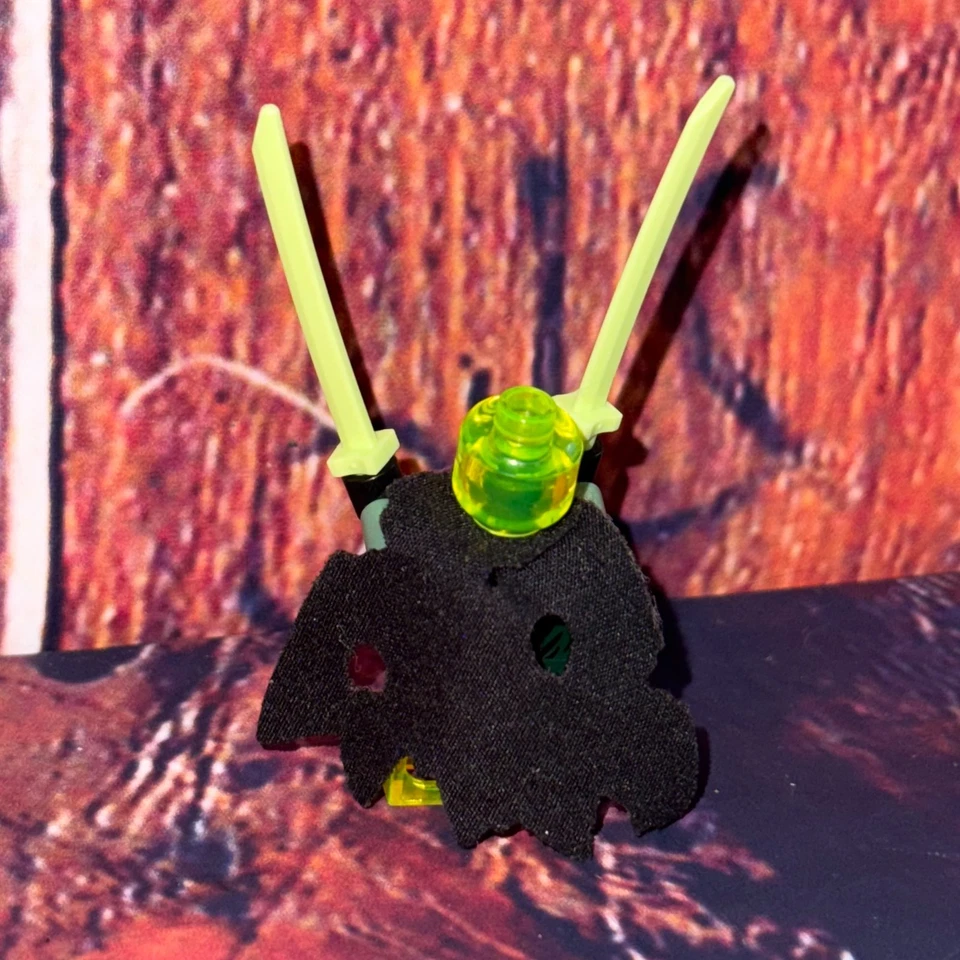 LEGO Ninjago Possession Minifigura Morro con Capa y Katanas 70738! SIN PELO Foto 4 de 4