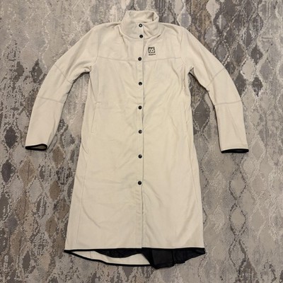 66 North Coat Womens Medium White Kapur Polartec Wind Pro Fleece Snap Front