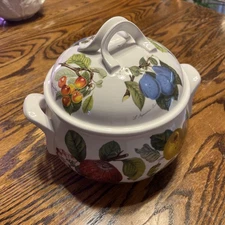 Portmeirion Pomona Covered Casserole 2.5qt England