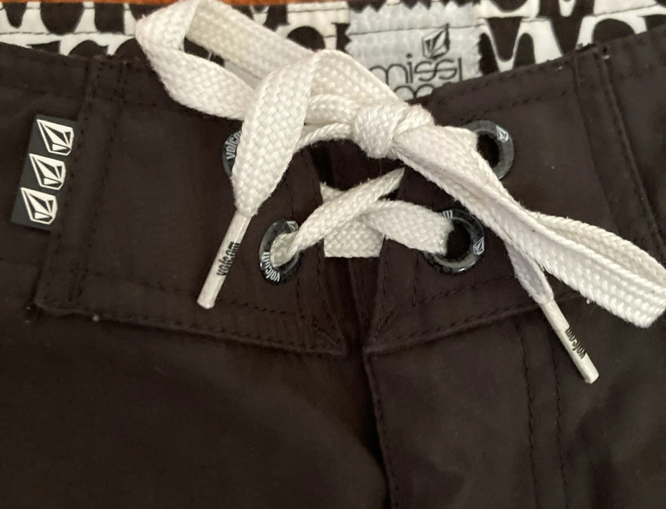 Pantalones Cortos de Natación Volcom Stone Miss Mod Blanco y Negro para Mujer Talla 1 Foto 4 de 4