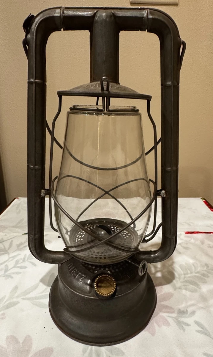 Dietz Monarch Lantern In Collectible Railroad Lanterns & Lamps for