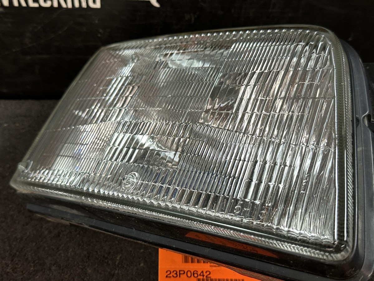 99-02 ISUZU TROOPER FRONT PASSENGER RIGHT SIDE HEAD LIGHT