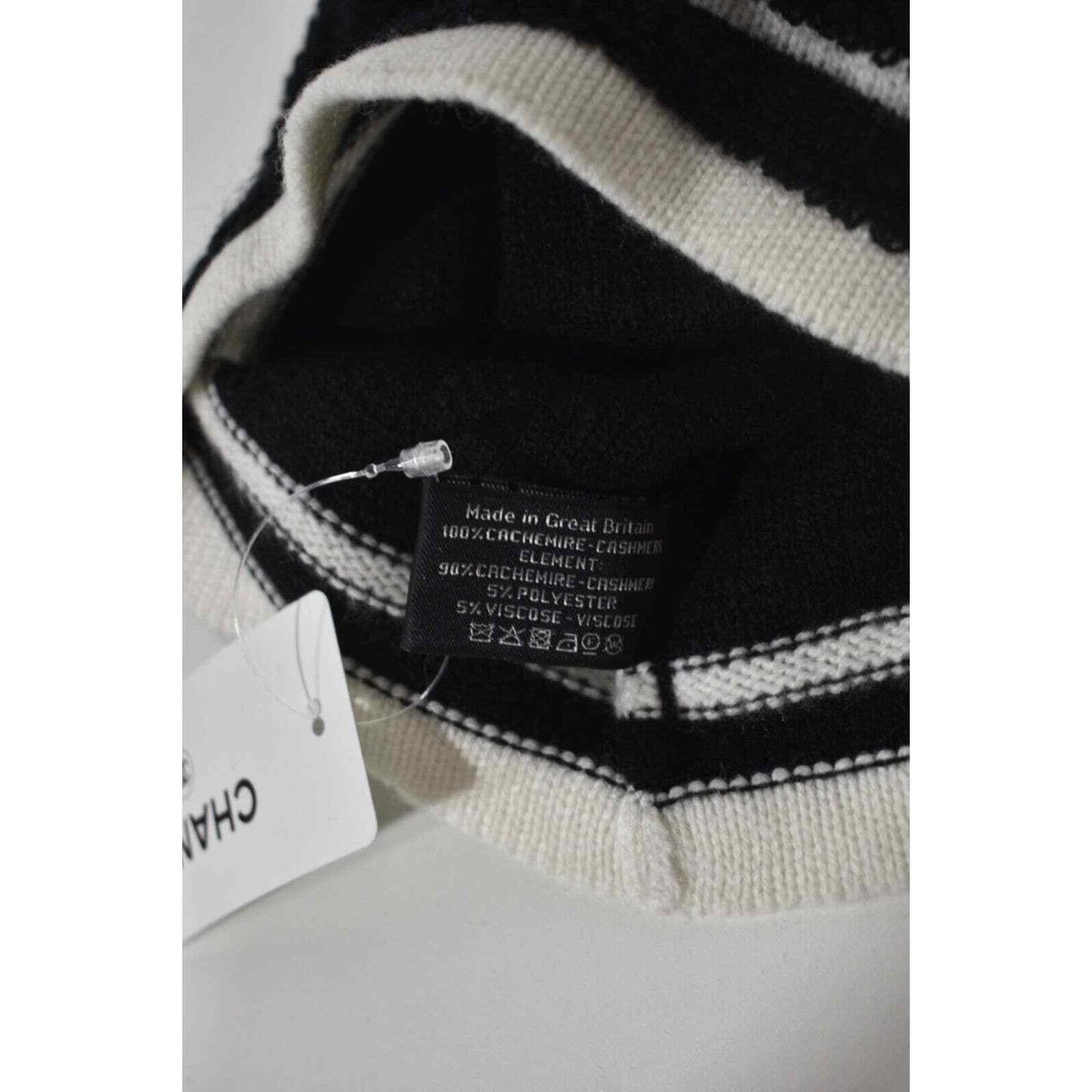 Chanel 22B Cashmere Black White Gold CC Logo Quilted Beanie Winter
