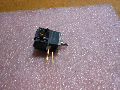 CLAROSTAT / TEKTRONIX RESISTOR 311-1701-00 NSN 5905-01-048-5356  