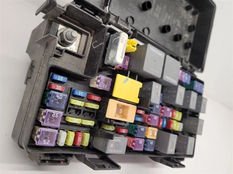 Dodge Caravan TIPM 2015-2020 módulo de alimentación totalmente integrado caja de fusibles 68239606AA Foto 2 de 4