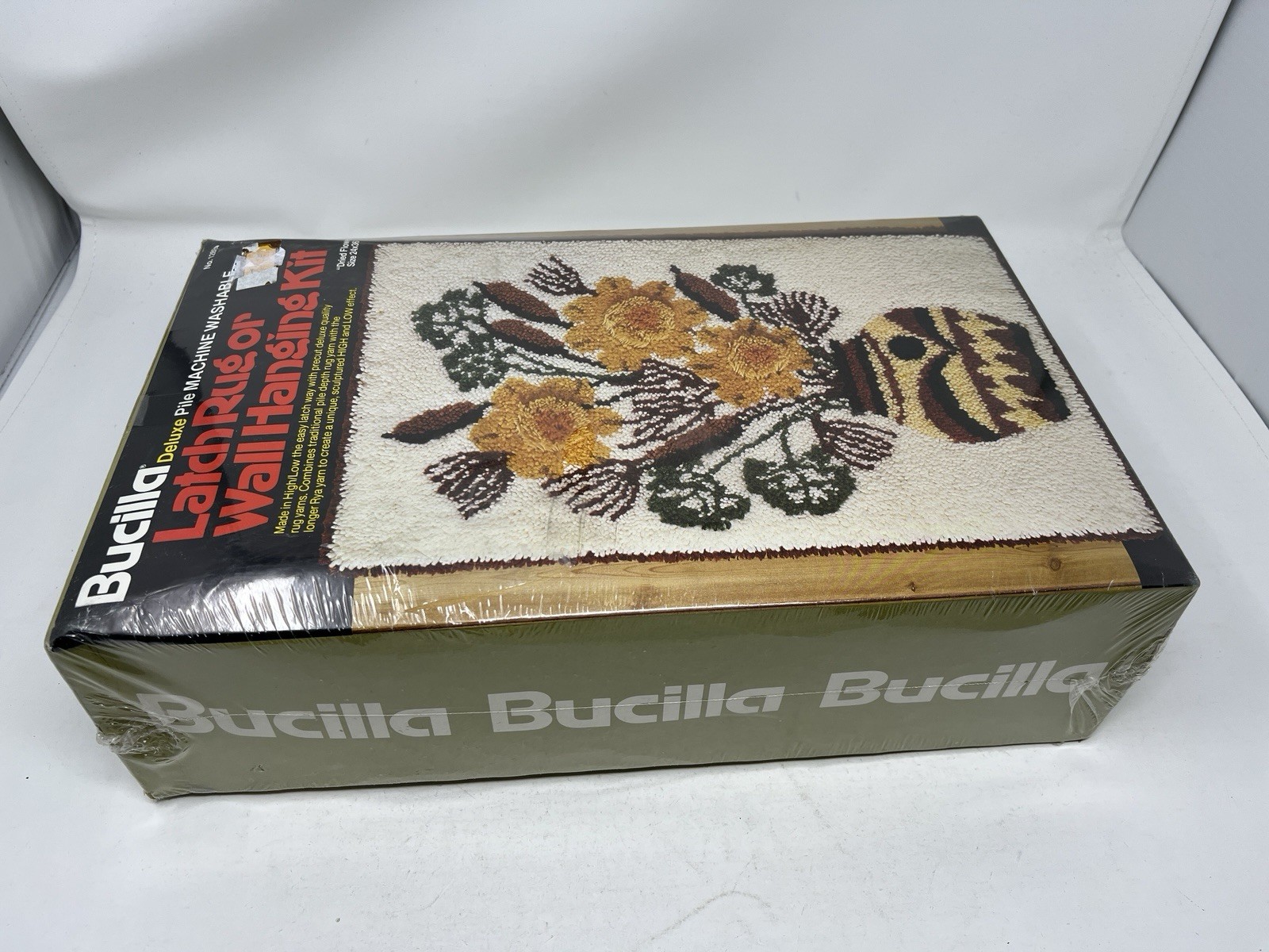 Bucilla DRIED FLOWERS  24”x36” Deluxe Pile Latch Rug Wall-Hanging Kit # 12894