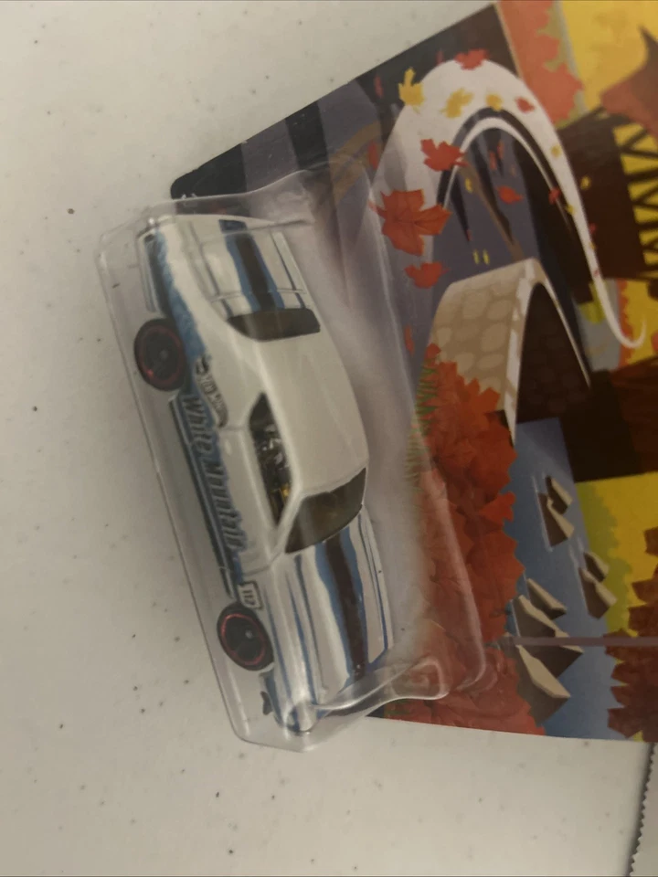 Dodge Charger White Mountain Hot Wheels HW Road Trippin' NH 112 19/32 '71 Foto 4 de 4