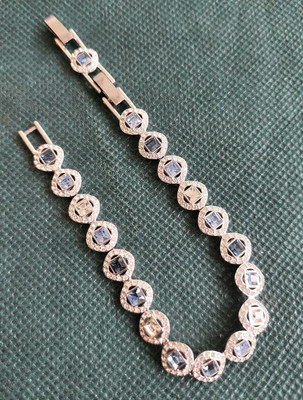 美品　SWAROVSKIスワロフスキー『Angelic Square セット』 Angelic Square set, White, Rhodium plated | Swarovski