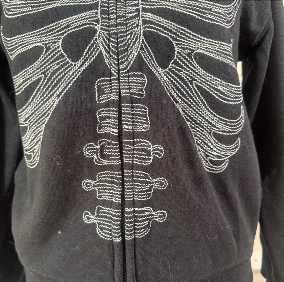 Esqueleto cosido Gymboree con capucha cremallera Foto 3 de 4