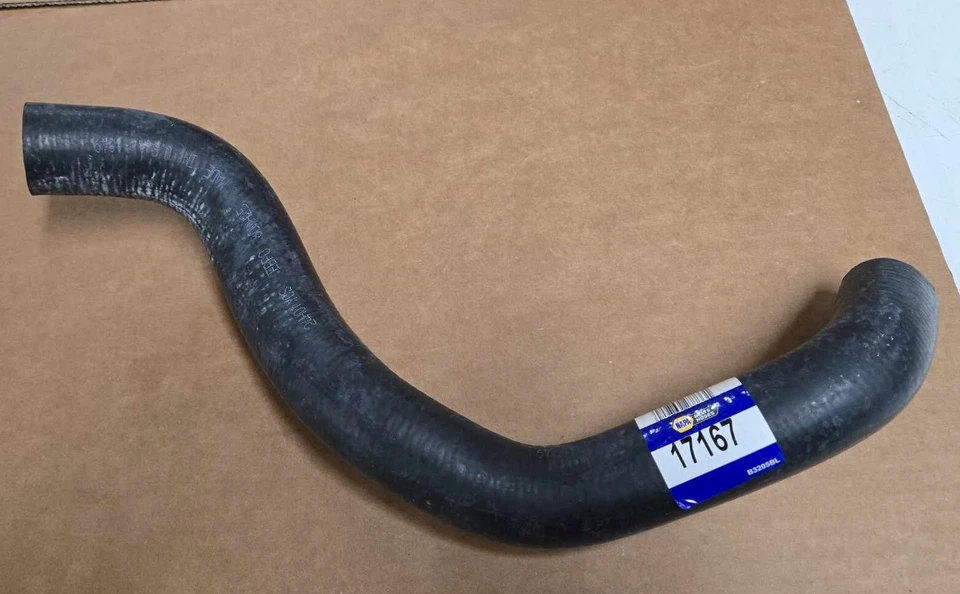 Manguera de refrigerante moldeada Napa NBH 17167 1-5/16" x 1-5/16" x 32-27/32" - Fit Infiniti Foto 2 de 3