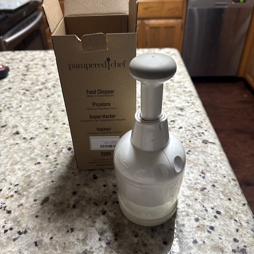Original Pampered Chef # 2585 Push Function Food Chopper