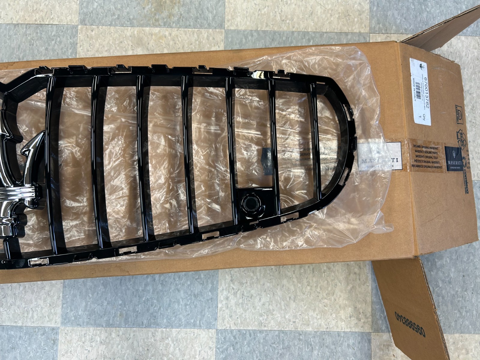 ➠Maserati➠ Quattroporte Front Radiator ➠Grill➠ 2014 - 2016 - NEW