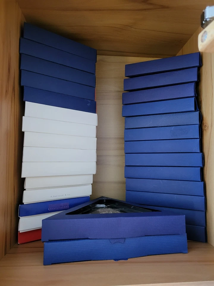 Swarovski Weihnachtssterne 1992 - 2025 in OVP mit Zertifikat 29,00 - 499,00 € - Bild 2 von 4