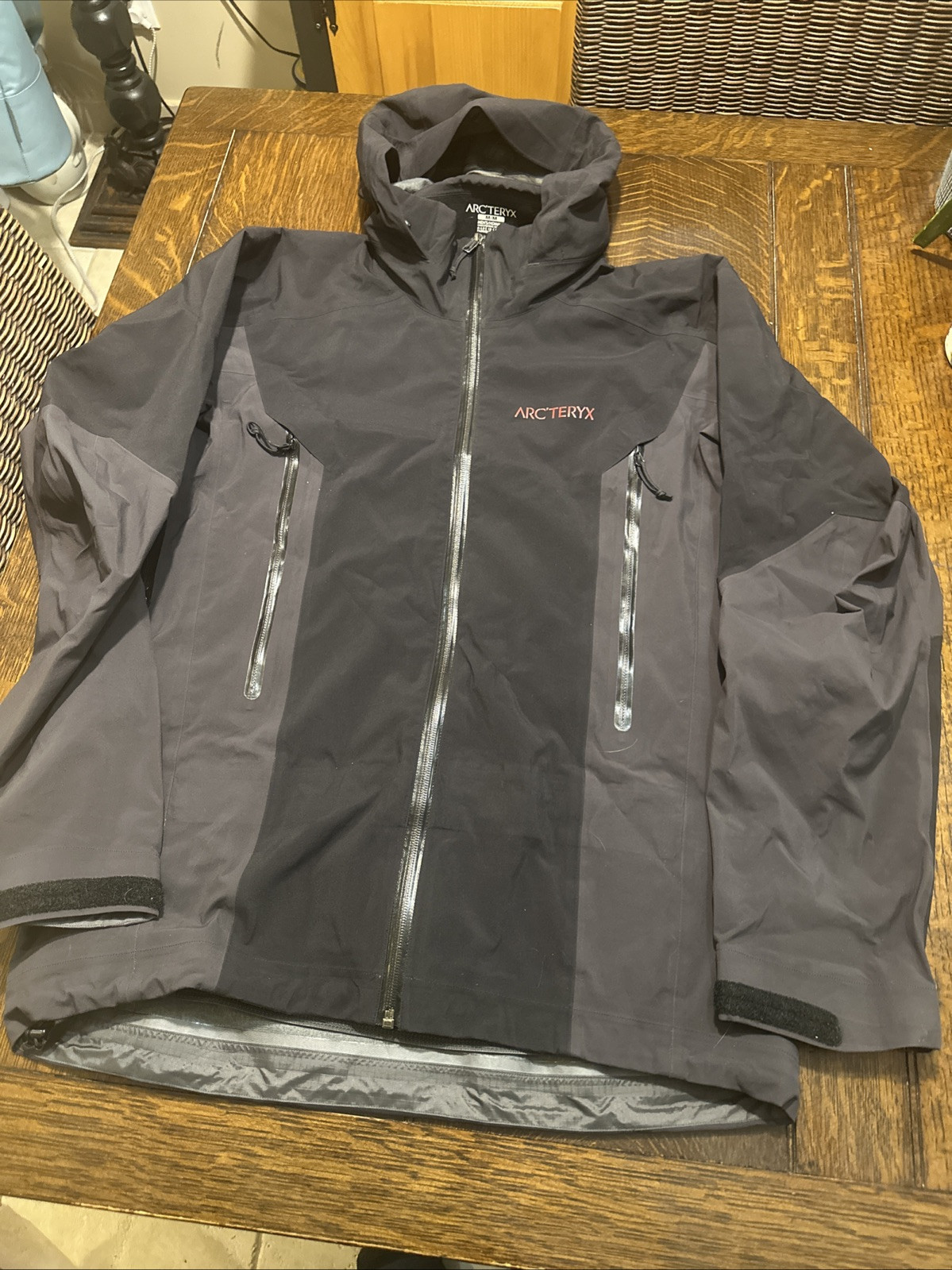 Arc’teryx Jacket Stingray Men’s Medium Gore-Tex Waterproof Black Powder Skirt